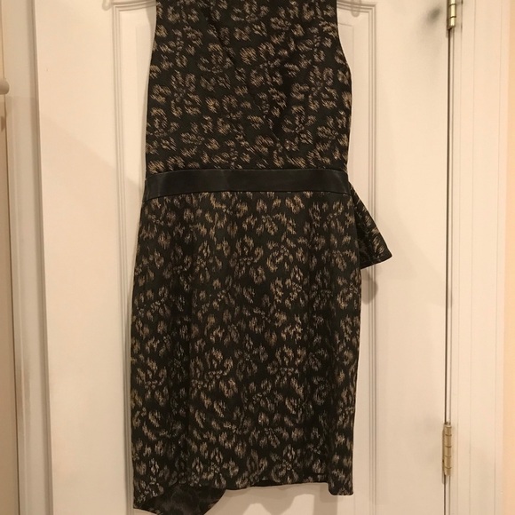 Cynthia Steffe Knee Length Ruffle Dress Small - Picture 3 of 3